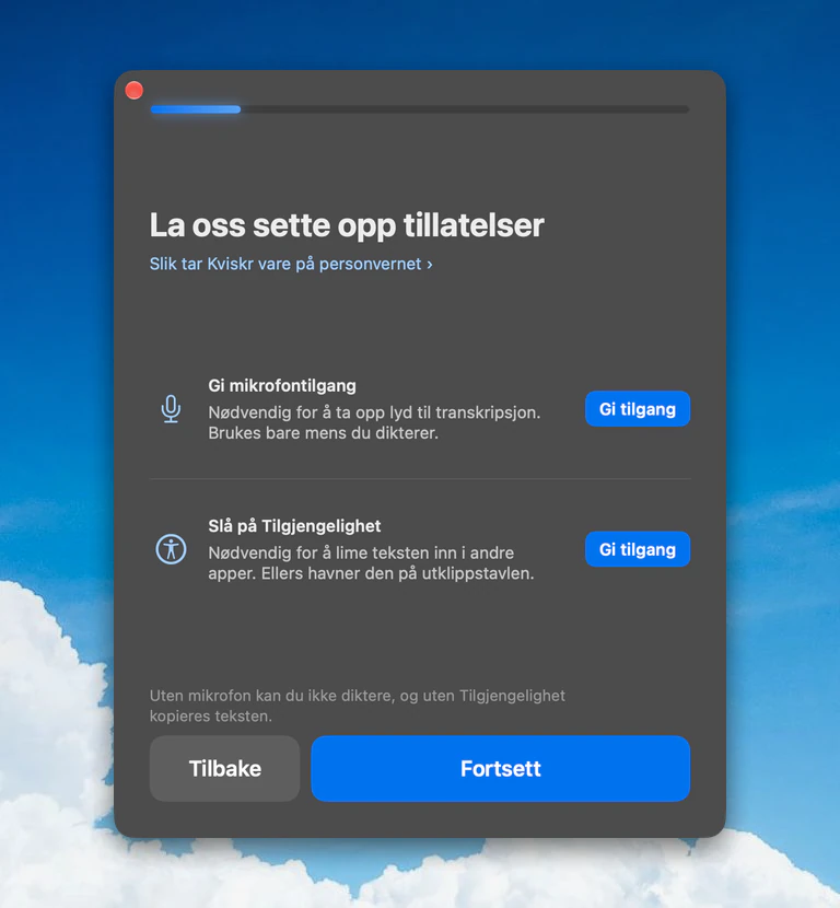 Tillatelsessteget i Kviskrs oppsett: Gi mikrofontilgang for å ta opp lyd, og slå på Tilgjengelighet for å lime teksten inn i andre apper
